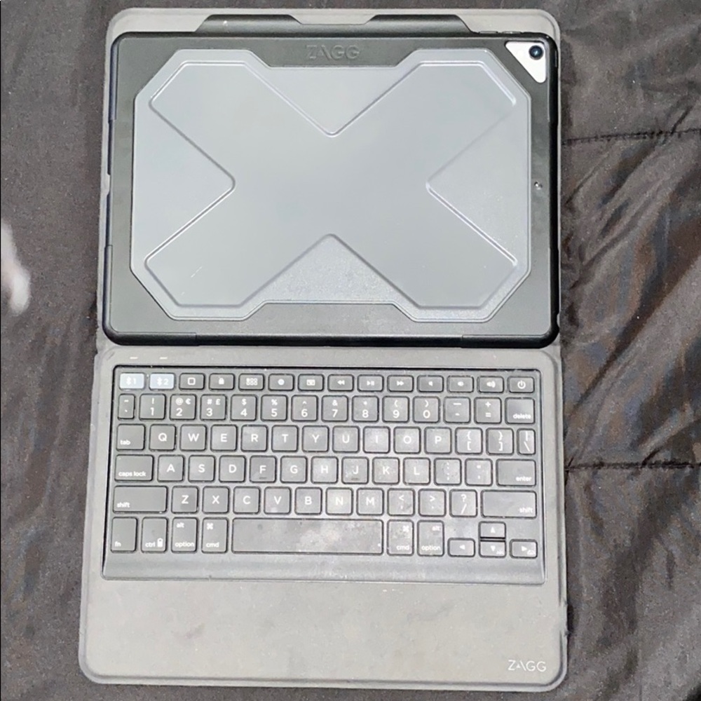 Wireless Bluetooth Keyboard